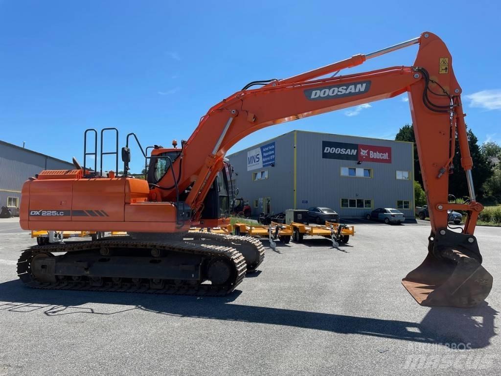 Doosan DX 225 LC-3 Гусеничні екскаватори