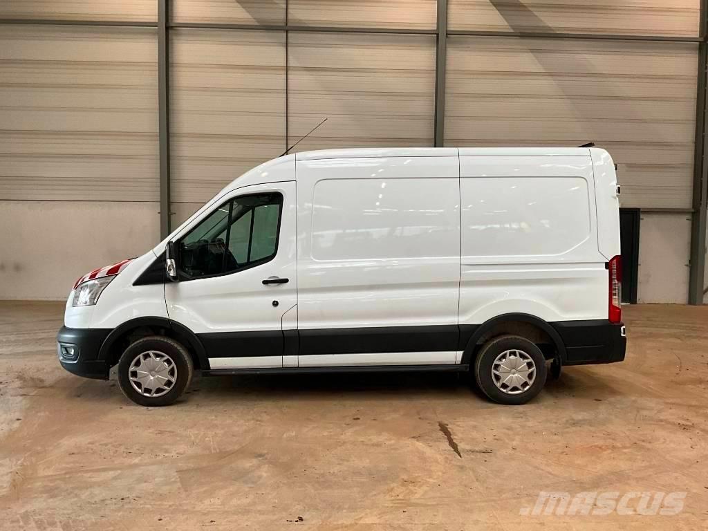 Ford transit Панельні фургони
