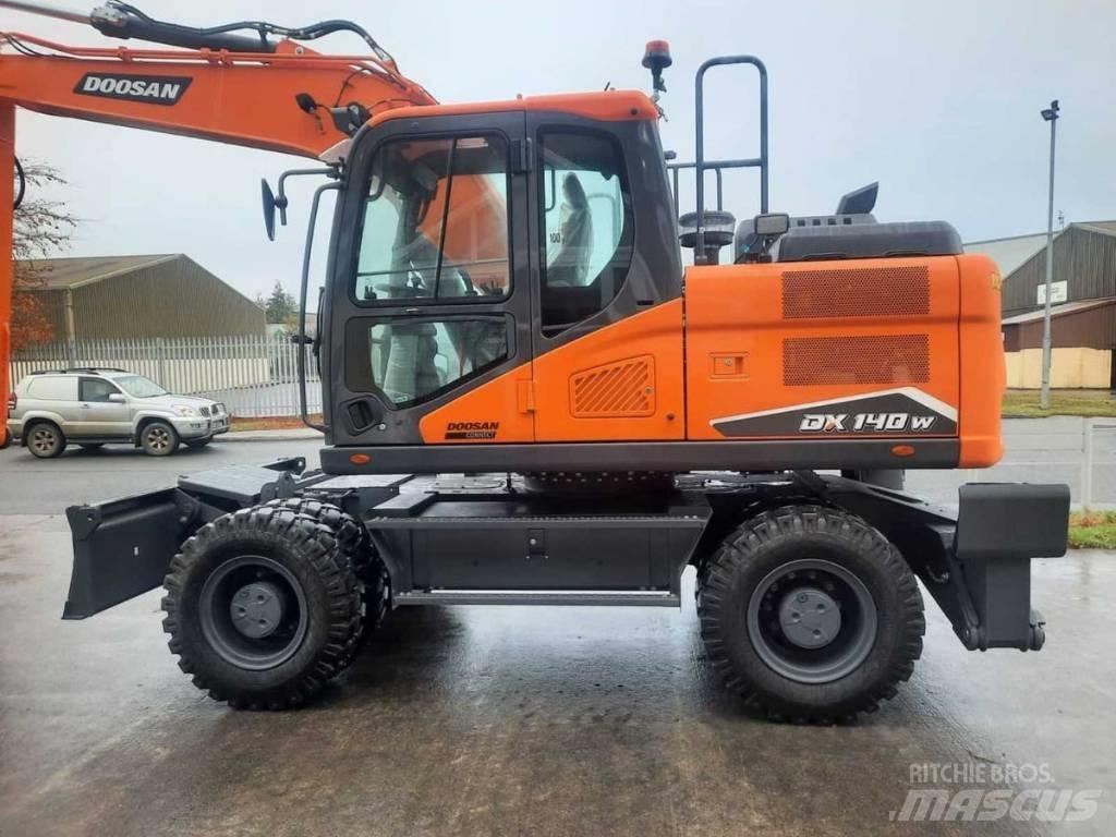 Doosan Dx140W-7 Колісні екскаватори