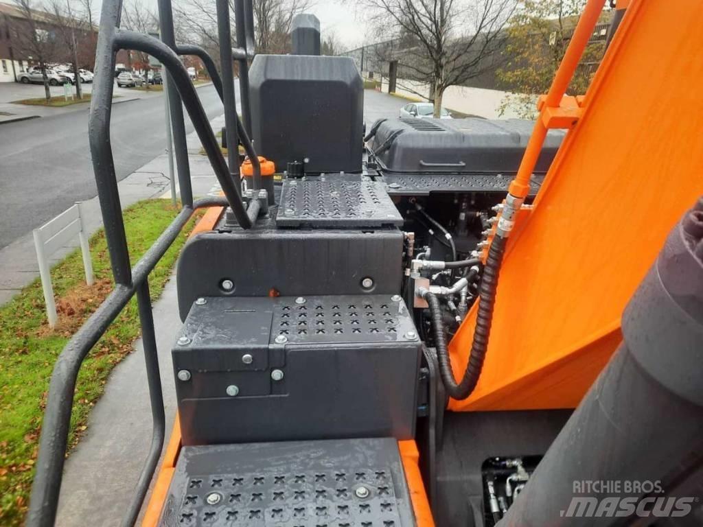 Doosan Dx140W-7 Колісні екскаватори