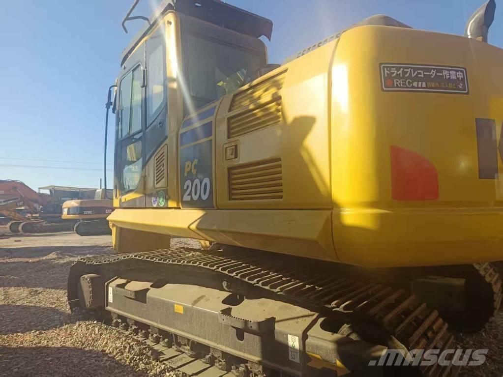 Komatsu PC 200 Гусеничні екскаватори