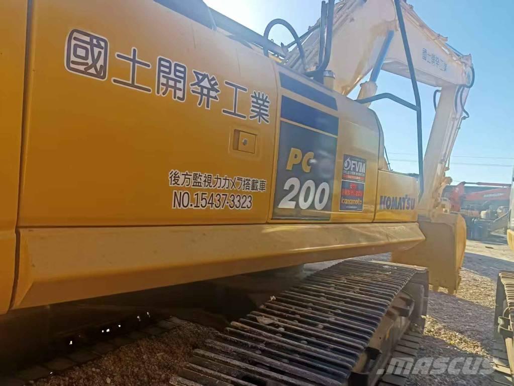 Komatsu PC 200 Гусеничні екскаватори