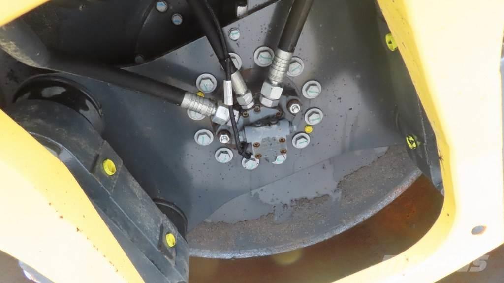 Bomag BW151 AD-5 Котки тротуарні