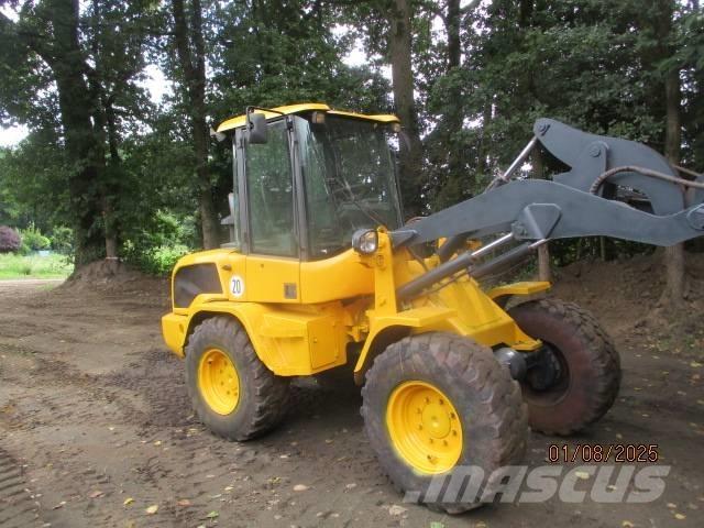Volvo L 30 Фронтальні навантажувачі