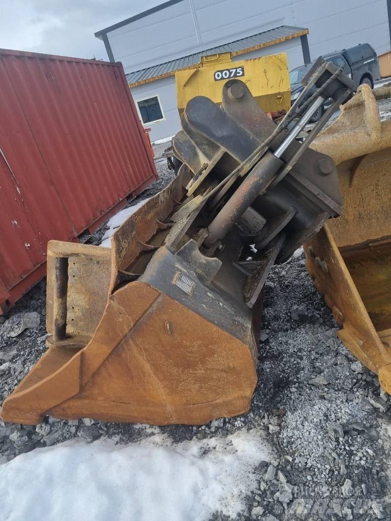 Komatsu HB 365 LC Гусеничні екскаватори