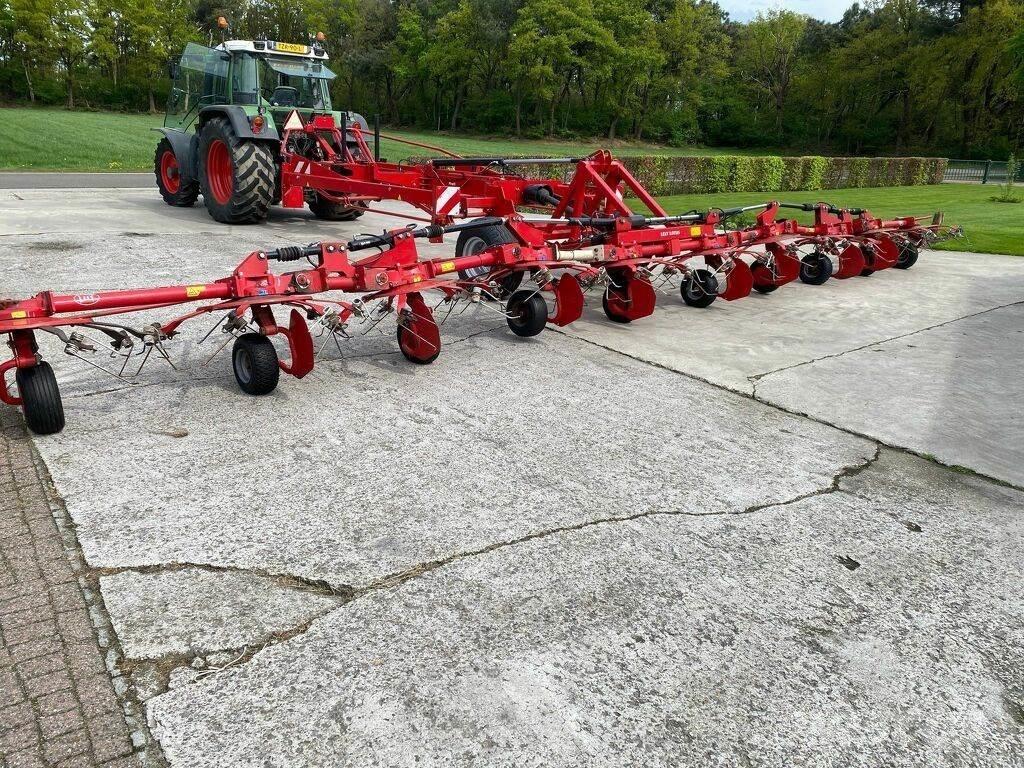 Lely 1250 Граблі і сінозворушувачі
