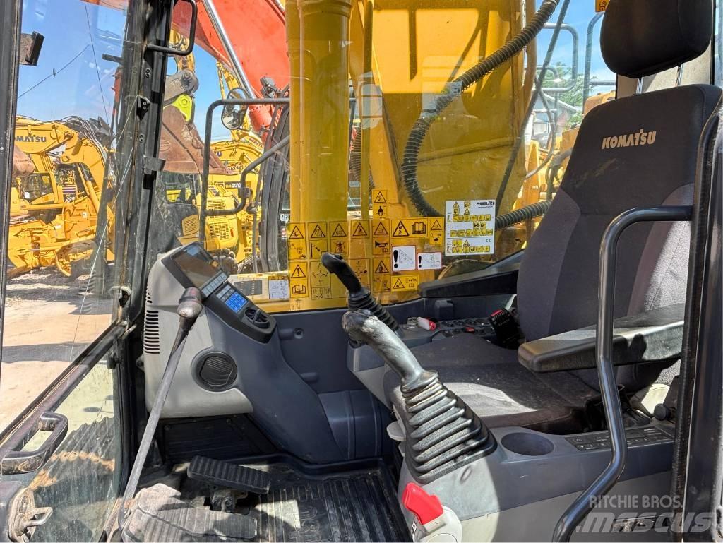 Komatsu PC210LC-11 Гусеничні екскаватори