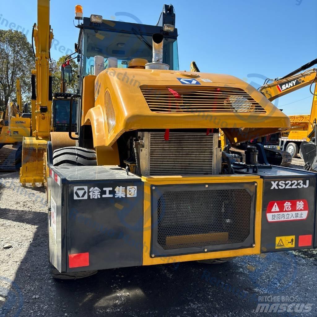 XCMG XS223J Грунтові котки
