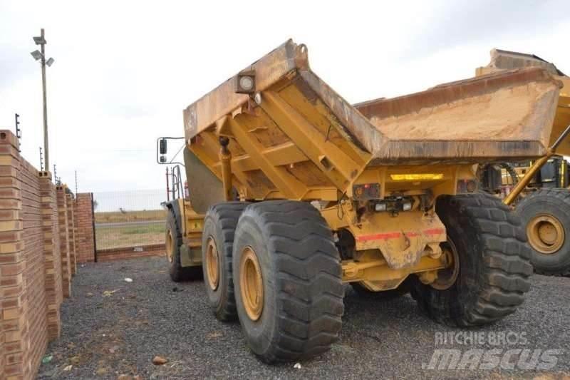 Bell B40D Зчленовані самоскиди