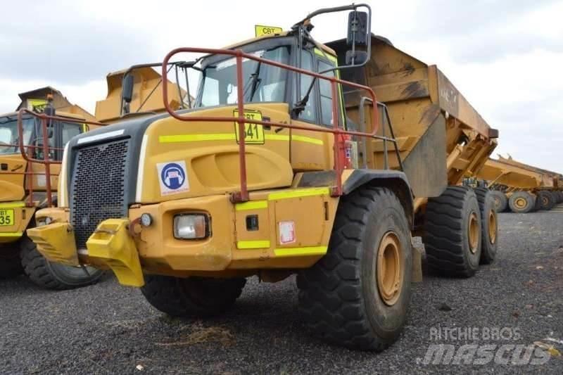 Bell B40D Зчленовані самоскиди