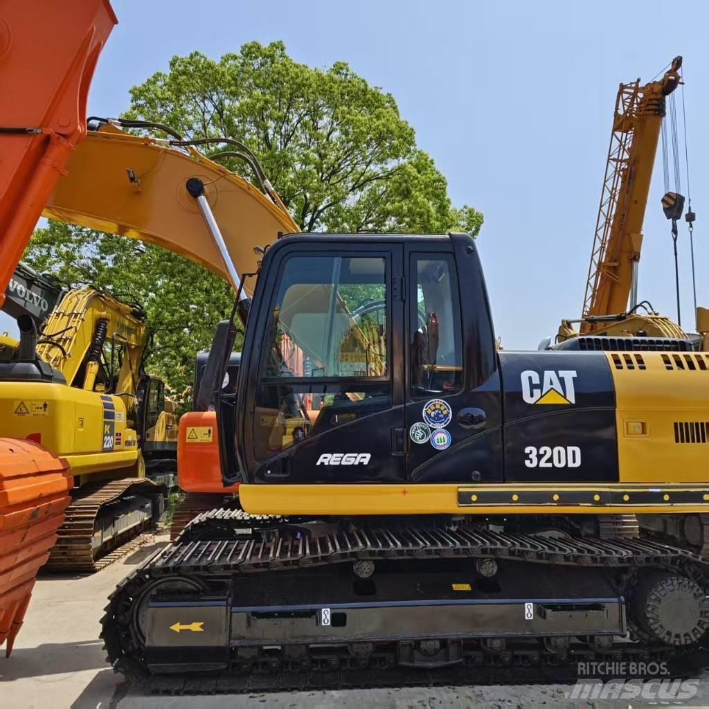 CAT 320 D Гусеничні екскаватори