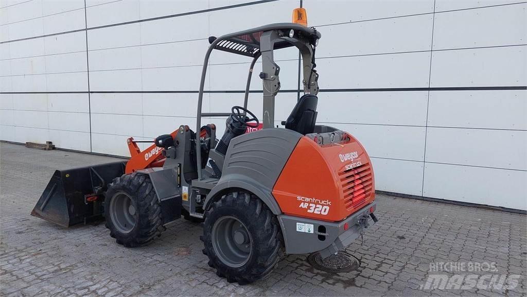 Weycor AR320 Agrar Багатофункціональне обладнання для вантажних і землекопальних робіт