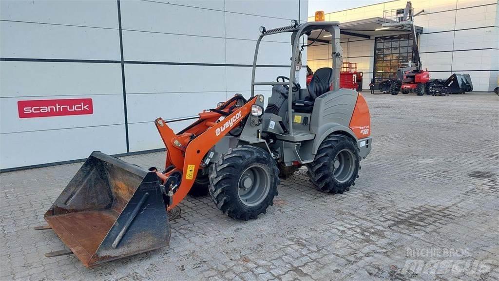 Weycor AR320 Agrar Багатофункціональне обладнання для вантажних і землекопальних робіт