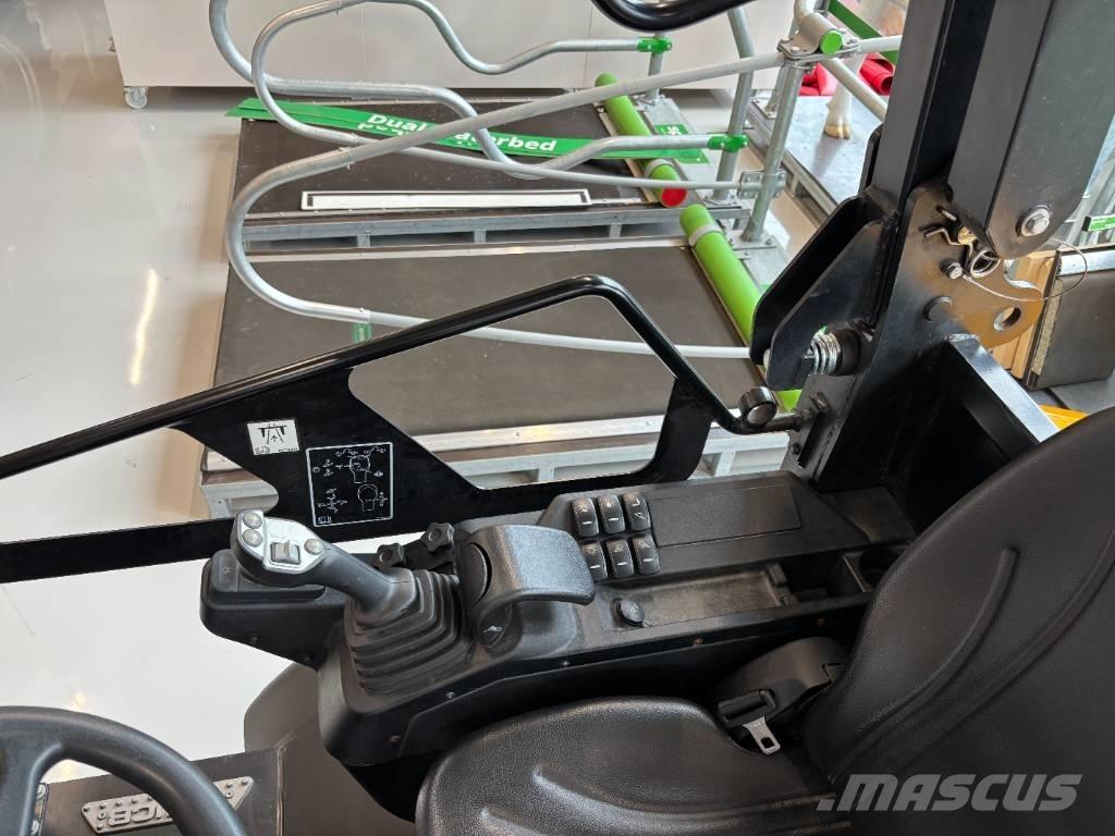 JCB 403 E Багатофункціональне обладнання для вантажних і землекопальних робіт