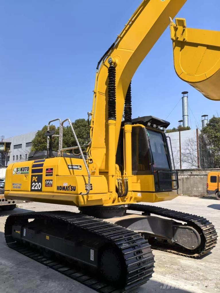 Komatsu PC 220-8 Гусеничні екскаватори