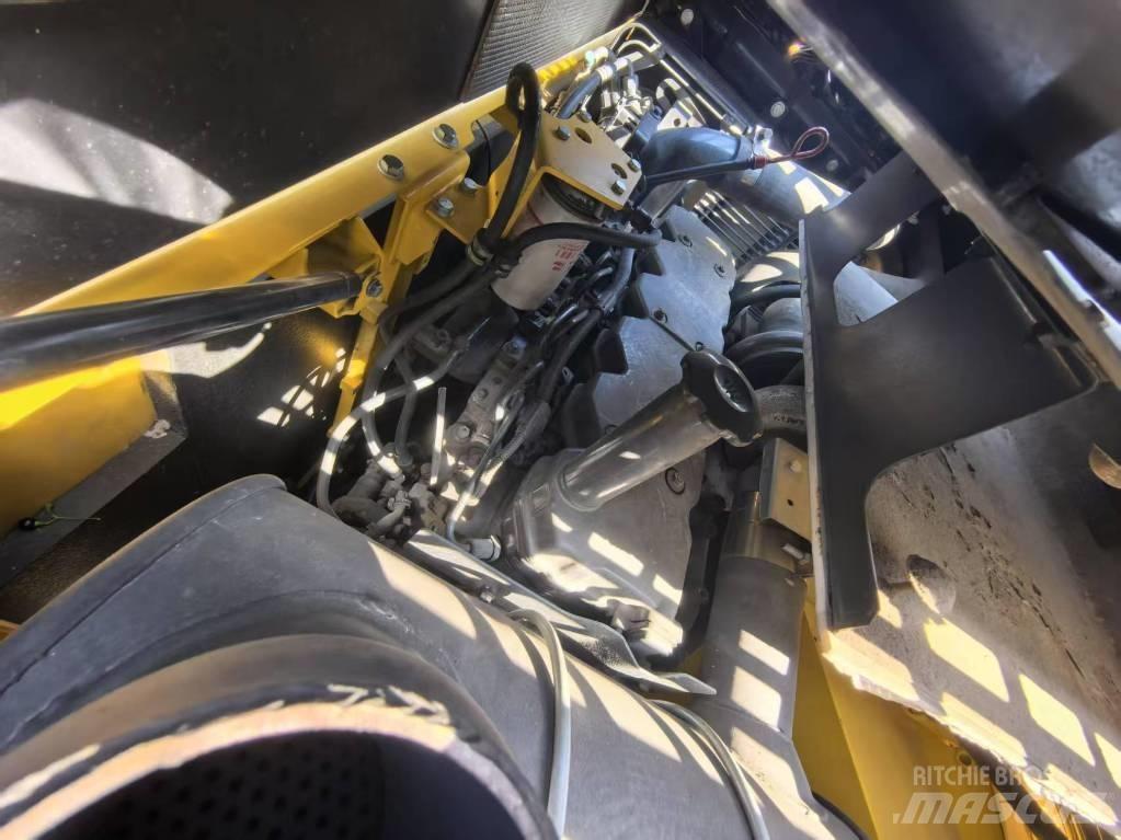 Komatsu PC 220-8 Гусеничні екскаватори