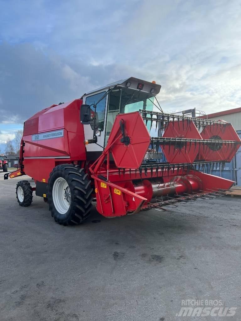 Massey Ferguson 22 Зернозбиральні комбайни