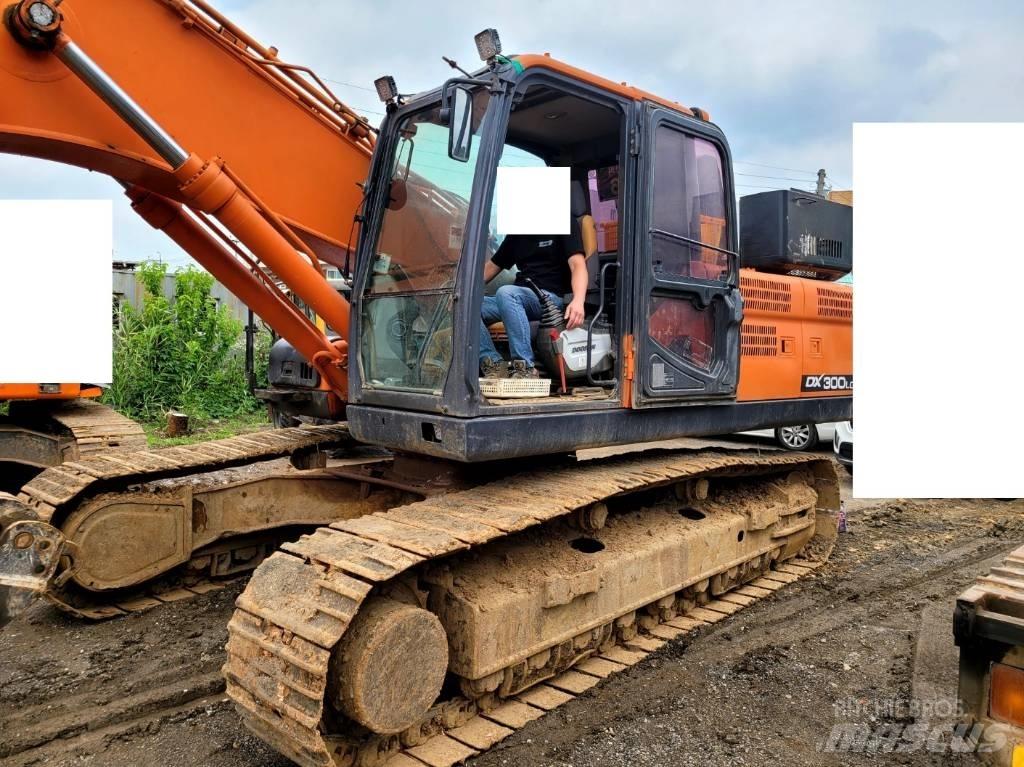 Doosan DX 300 LCA Гусеничні екскаватори