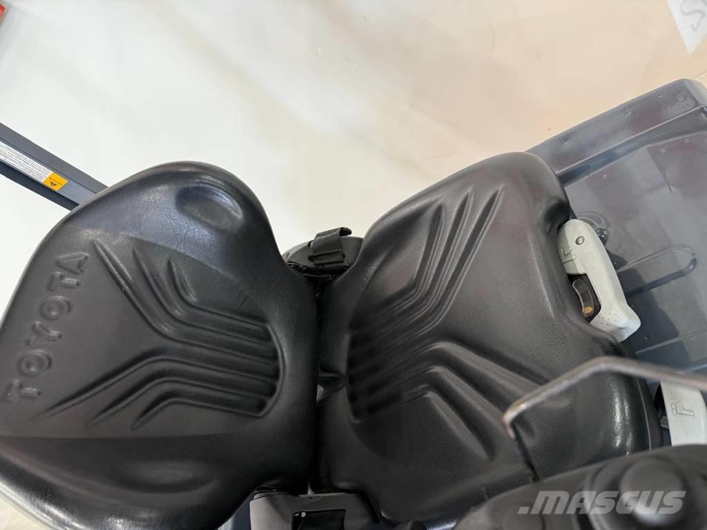 Toyota 11032 - 8FBM16T Електронавантажувачі