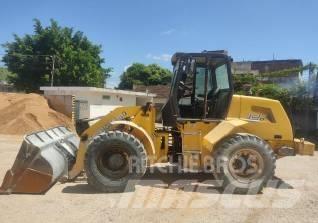 New Holland 12 D Фронтальні навантажувачі
