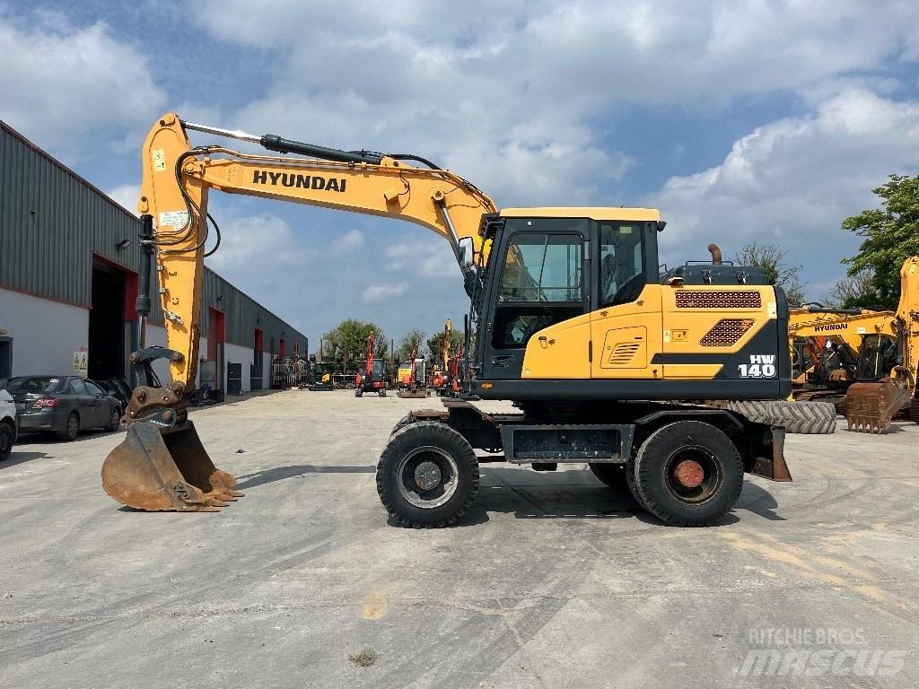 Hyundai HW140 Колісні екскаватори