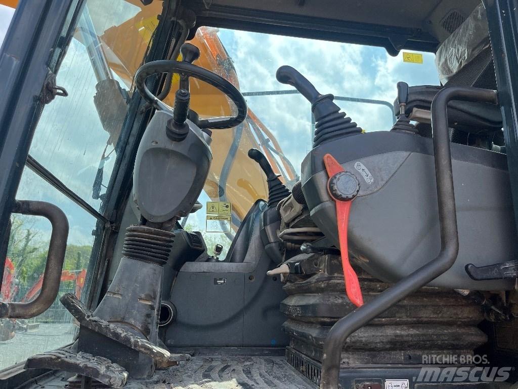 Hyundai HW140 Колісні екскаватори