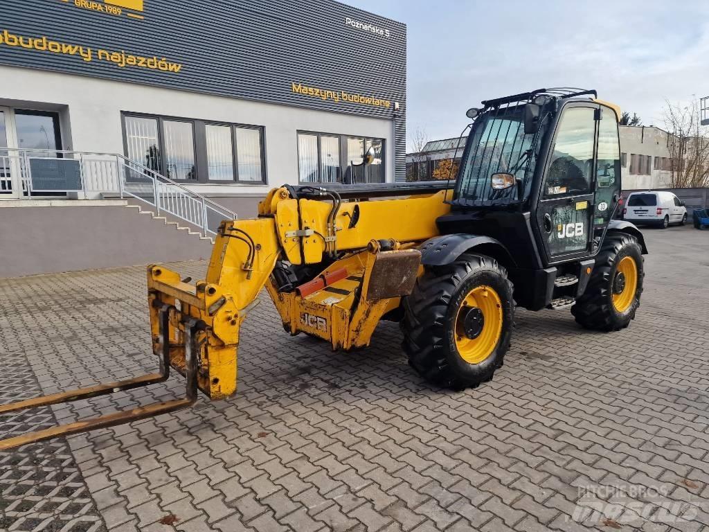 JCB 535-140 Телескопічні навантажувачі