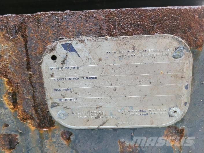 Hyundai HX 300 Гусеничні екскаватори