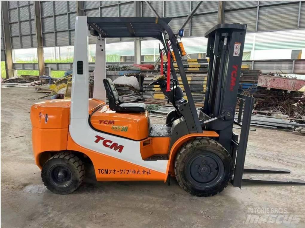 TCM FD 30 Дизельні навантажувачі