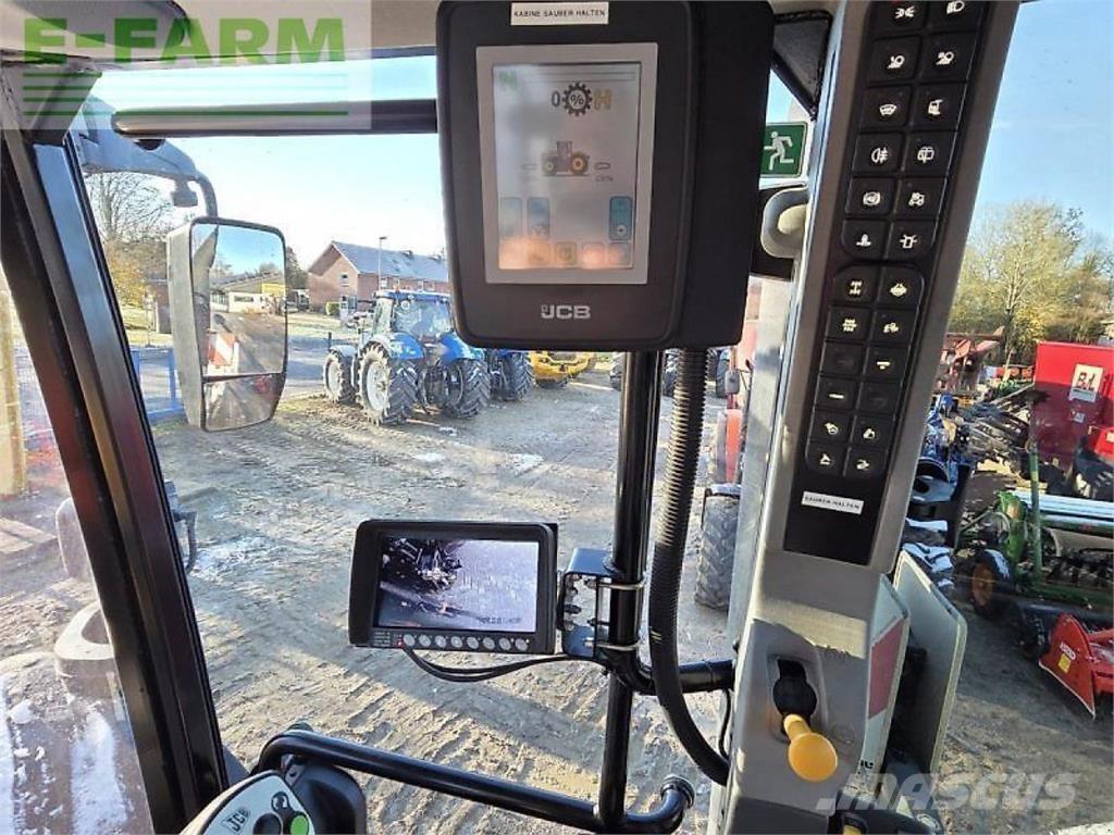 JCB fastrac 8330 Трактори