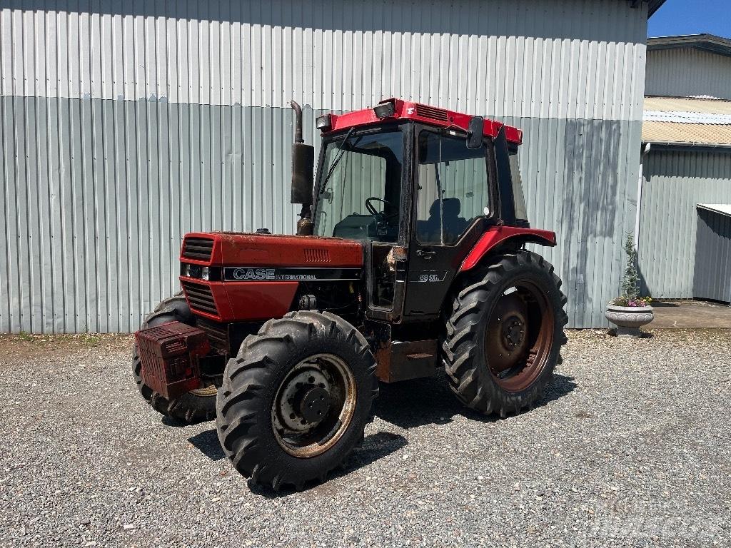 Case IH 685 XL Трактори