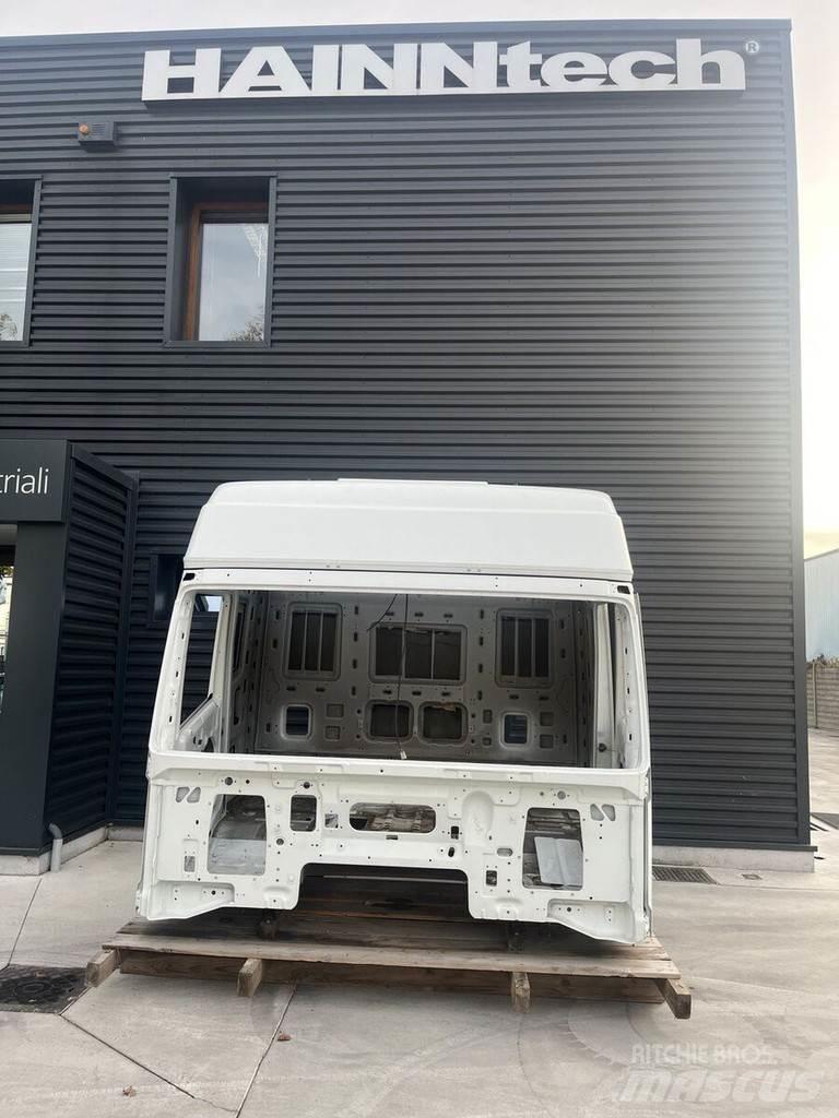 Iveco EUROSTAR Кабіни