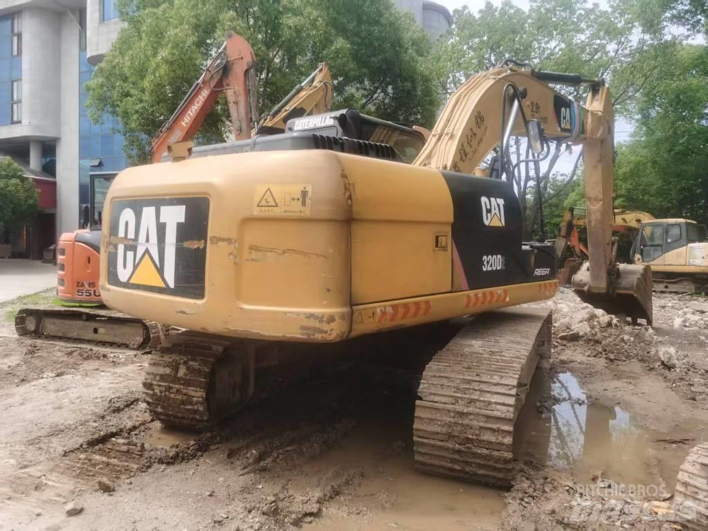 CAT 320d2 Гусеничні екскаватори