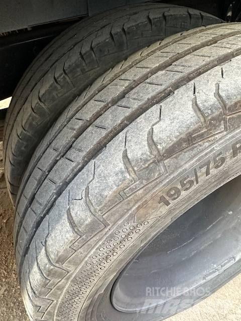 Iveco 35C 12 Панельні фургони