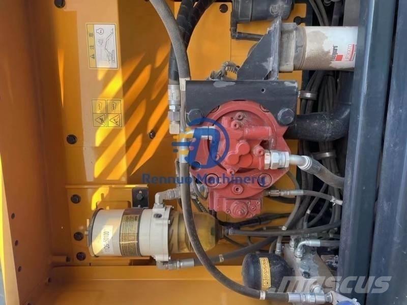 Hyundai 225VS Гусеничні екскаватори
