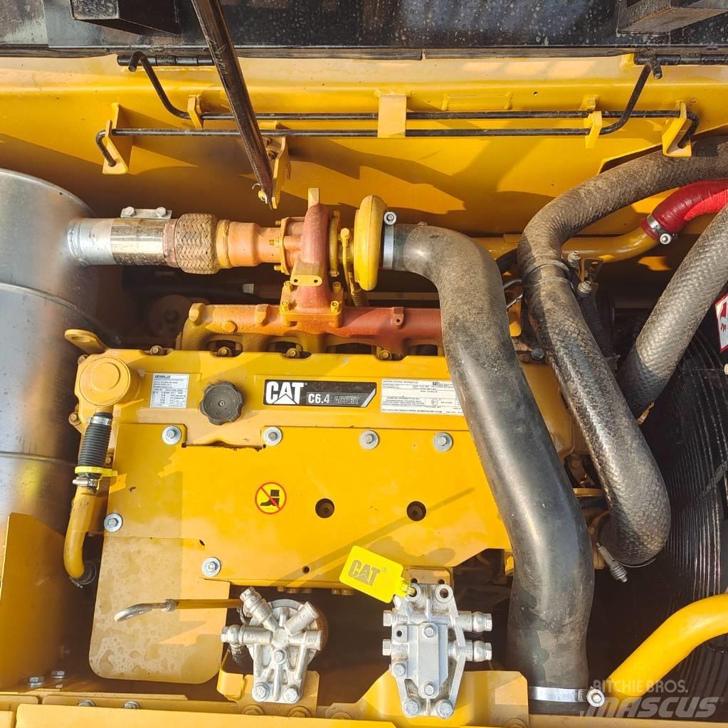 CAT 320D Гусеничні екскаватори
