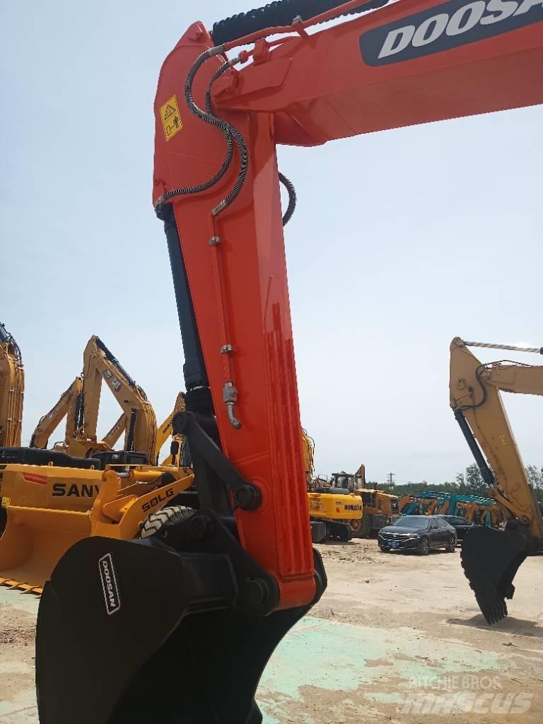 Doosan DX 225 LCA Гусеничні екскаватори