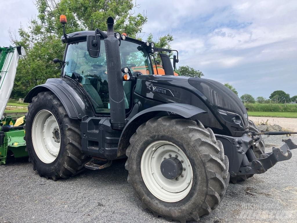 Valtra T 154 V Трактори