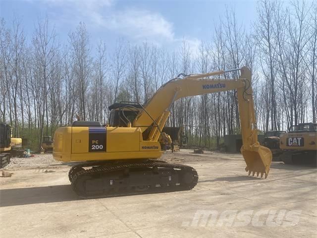 Komatsu PC200-7 Гусеничні екскаватори