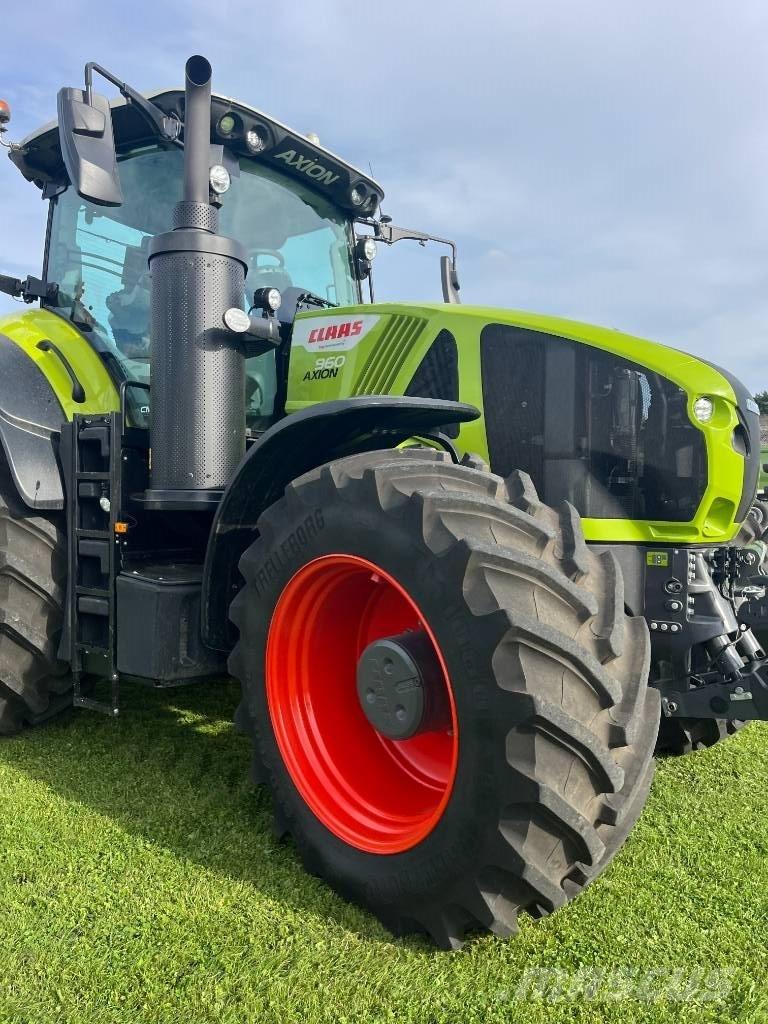 CLAAS Axion 960 Трактори