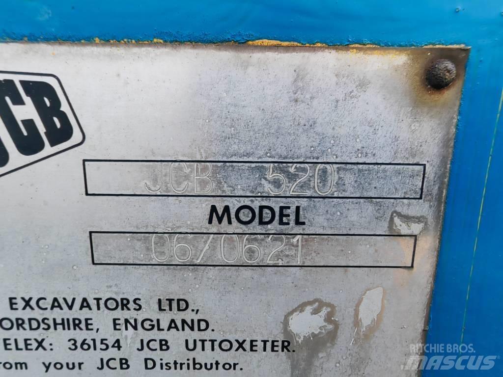 JCB 520 Телескопічні навантажувачі