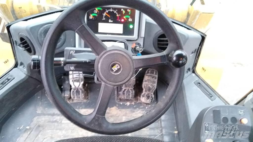 CAT 950M Фронтальні навантажувачі