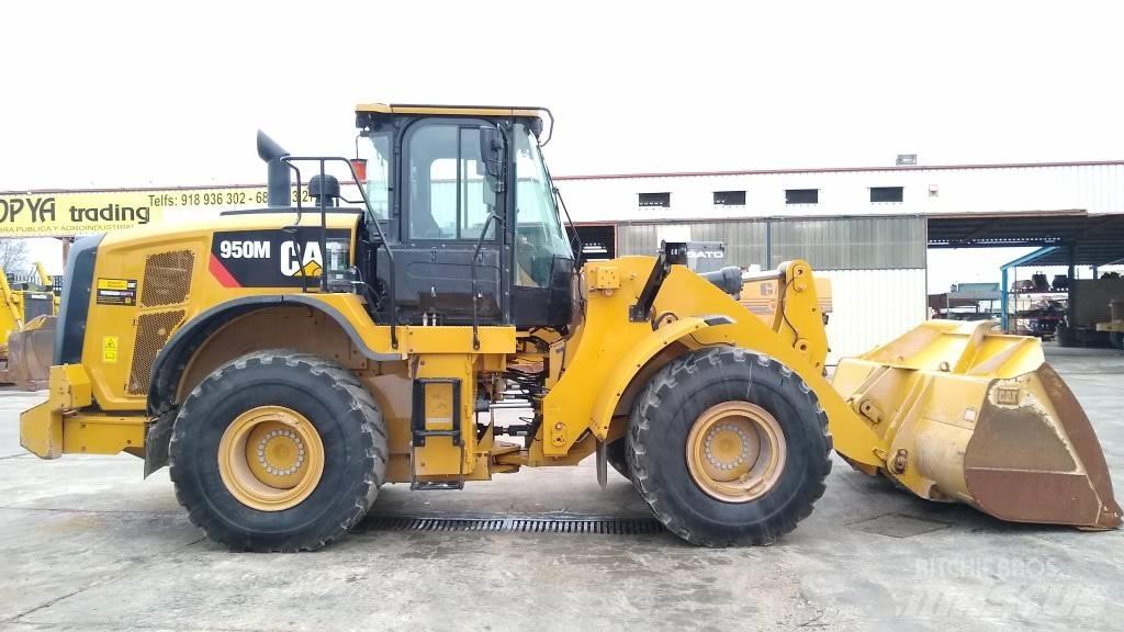 CAT 950M Фронтальні навантажувачі