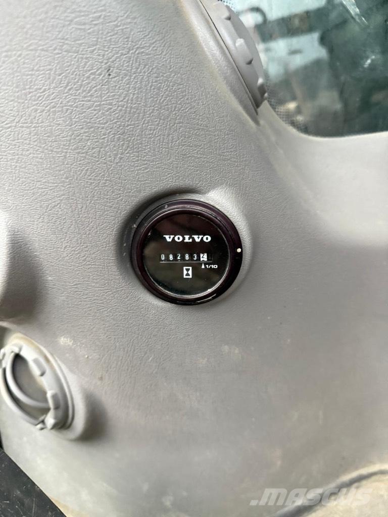 Volvo EC200EL Гусеничні екскаватори