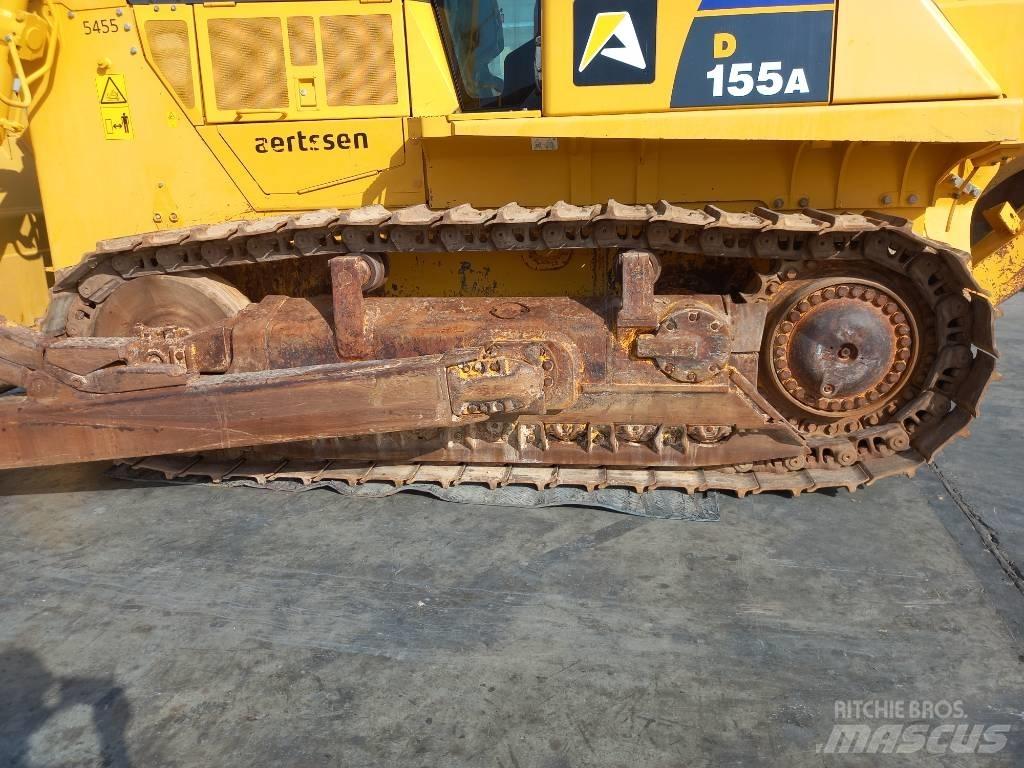 Komatsu D155A-6R Гусеничні бульдозери