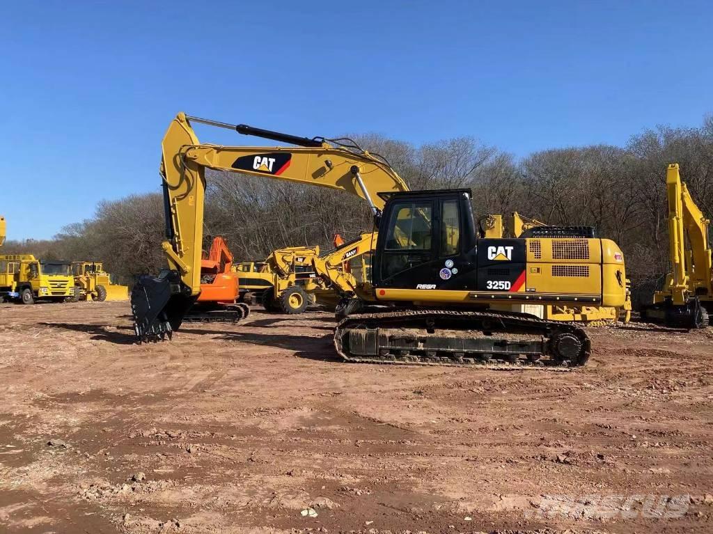 CAT 325D Гусеничні екскаватори