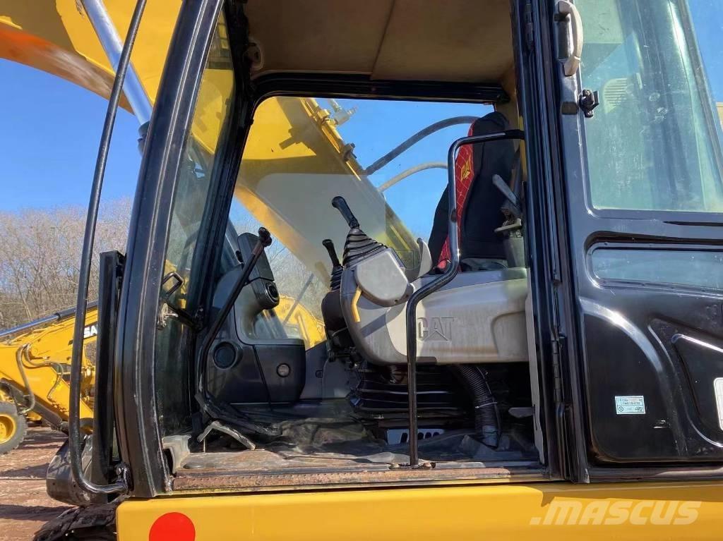 CAT 325D Гусеничні екскаватори