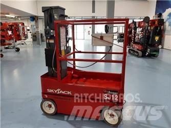 SkyJack SJ 12 Вертикальні щоглові підйомники