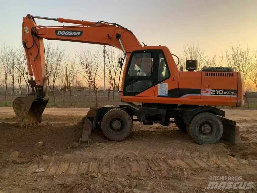 Doosan DH 210 W-7 Колісні екскаватори