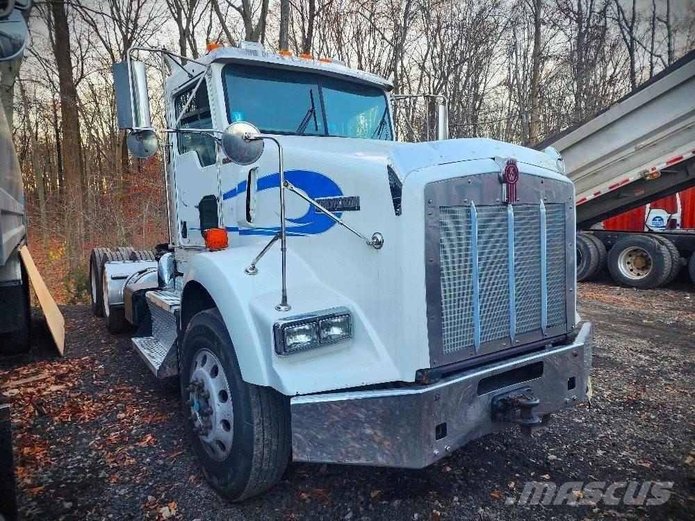Kenworth T 800 B Тягачі